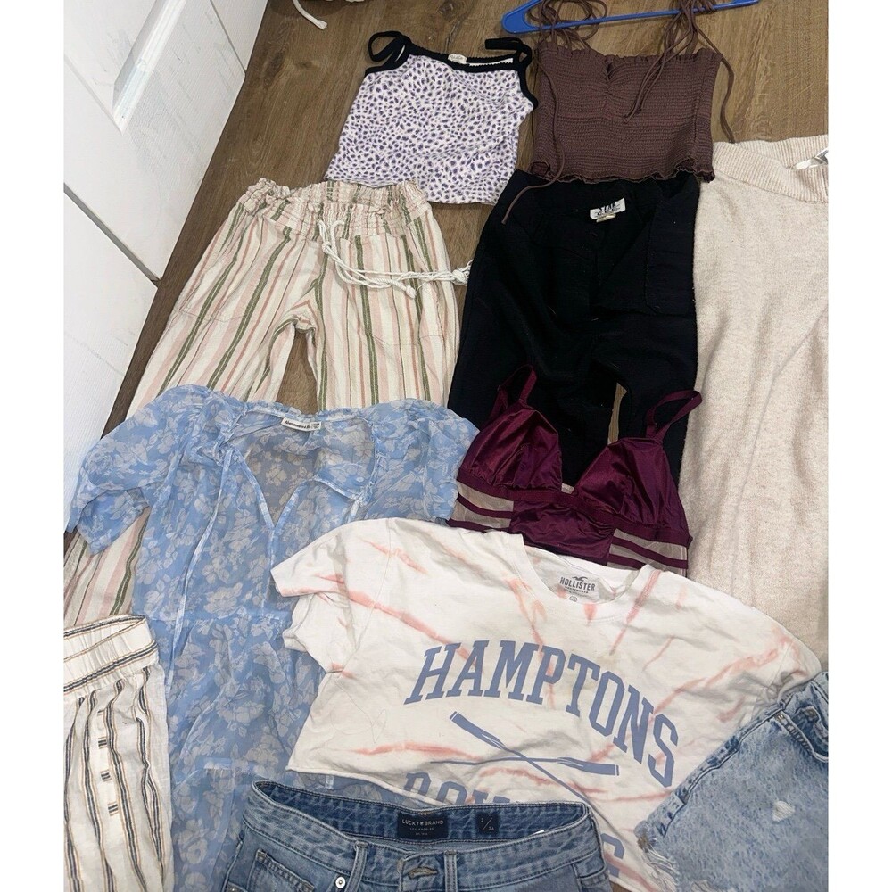 HUGE SALE BUNDLE - Picture 5 of 8